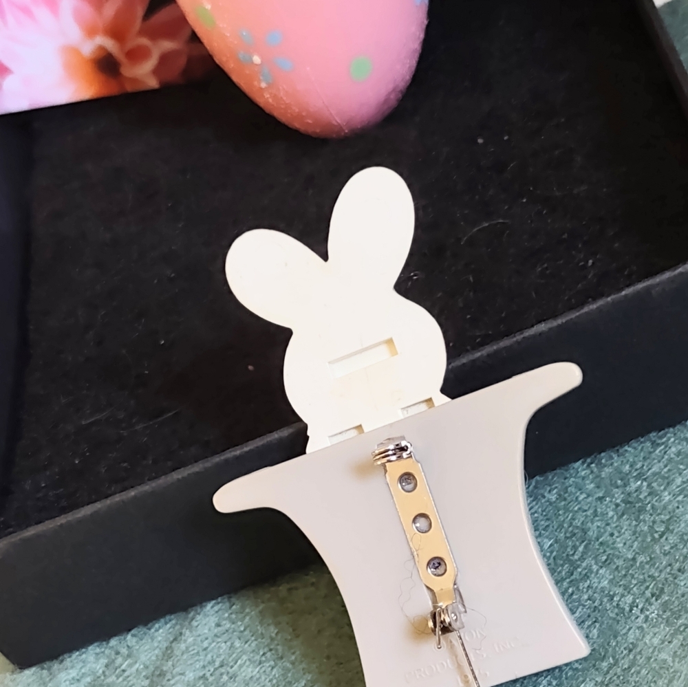 Vintage Avon Pop-up Rabbit In Hat Pin - Picture 13 of 17